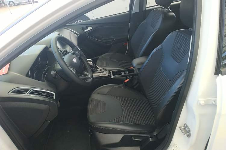 Used Ford Focus 2018 Hatchback Classic 1.6L Automatic Trendy SmartDrive Edition Left Front Seat