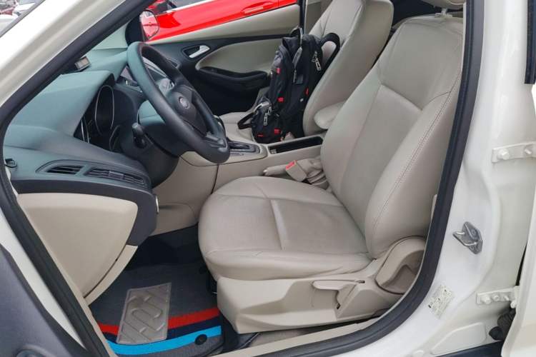 Used Ford Focus 2018 Sedan Classic 1.6L Automatic Comfort Plus Smart Drive Version Left Front Seat