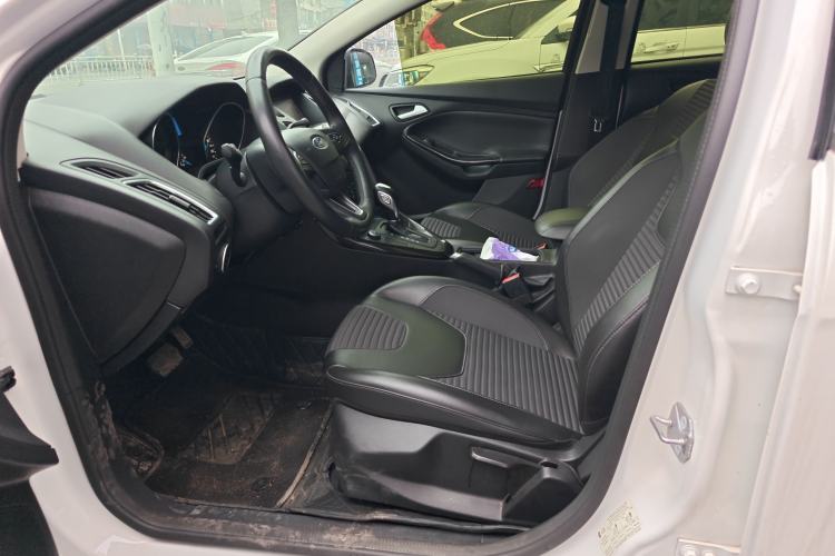 Used Ford Focus 2018 Hatchback Classic 1.6L Automatic Trendy SmartDrive Edition Left Front Seat