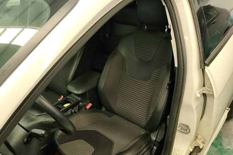 Used Ford Focus 2018 Hatchback Classic 1.6L Automatic Trendy SmartDrive Edition Left Front Seat
