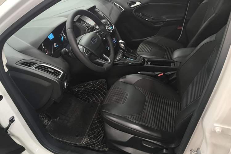 Used Ford Focus 2018 Hatchback Classic 1.6L Automatic Trendy SmartDrive Edition Left Front Seat