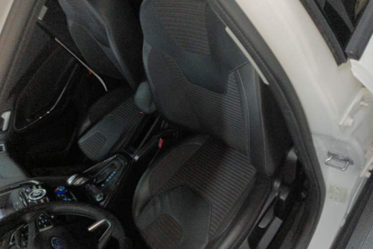 Used Ford Focus 2018 Sedan Classic 1.6L Automatic Trendy SmartDrive Edition Left Front Seat