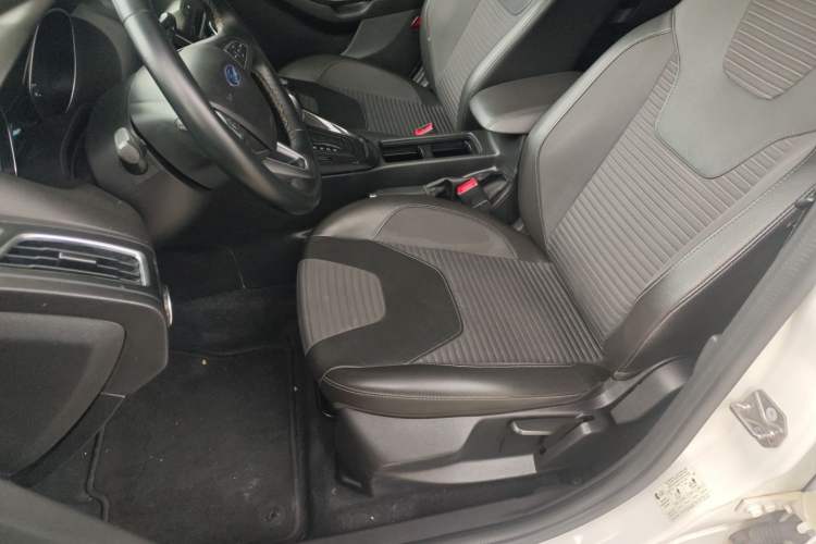 Used Ford Focus 2018 Hatchback Classic 1.6L Automatic Trendy SmartDrive Edition Left Front Seat