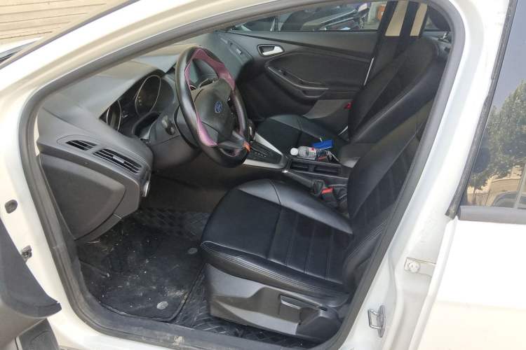 Used Ford Focus 2018 Hatchback Classic 1.6L Automatic Comfort Plus SmartDrive Edition Left Front Seat