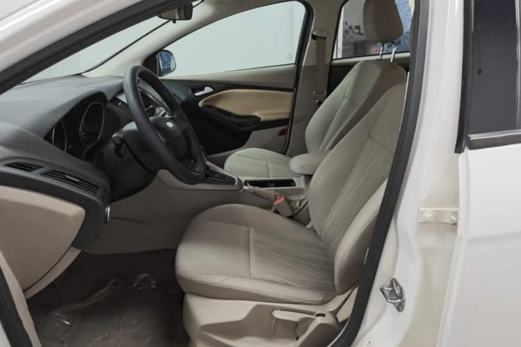 Used Ford Focus 2018 Sedan Classic 1.6L Automatic Comfort Plus Smart Drive Version Left Front Seat