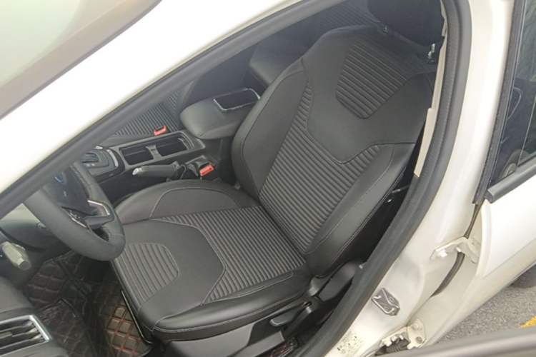Used Ford Focus 2018 Sedan Classic 1.6L Automatic Trendy SmartDrive Edition Left Front Seat