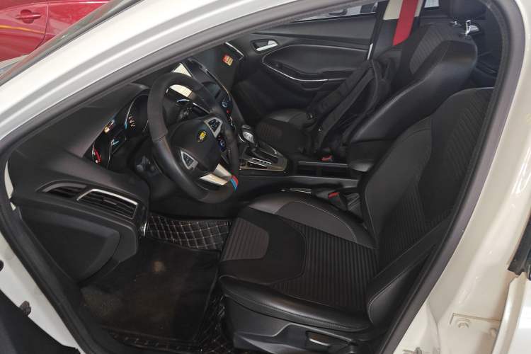 Used Ford Focus 2018 Sedan Classic EcoBoost 180 Automatic Elite Model Left Front Seat