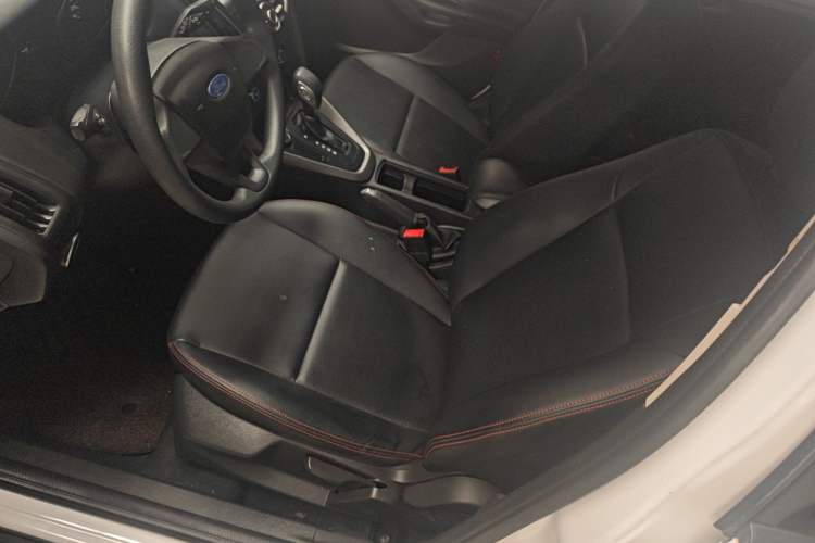 Used Ford Focus 2018 Hatchback Classic 1.6L Automatic Comfort Plus SmartDrive Edition Left Front Seat
