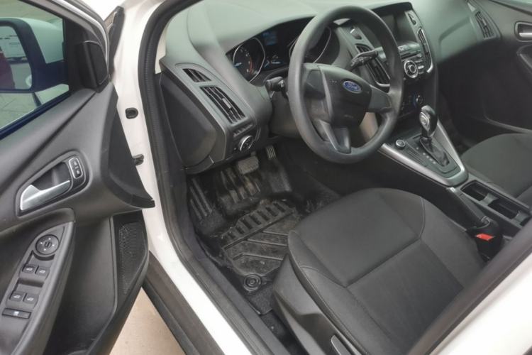 Used Ford Focus 2018 Hatchback Classic 1.6L Automatic Comfort Plus SmartDrive Edition Left Front Seat