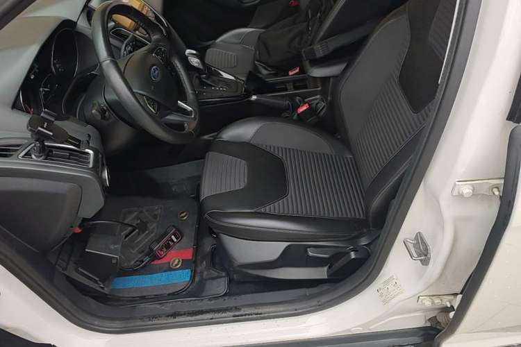 Used Ford Focus 2018 Sedan Classic EcoBoost 180 Automatic Elite Model Left Front Seat