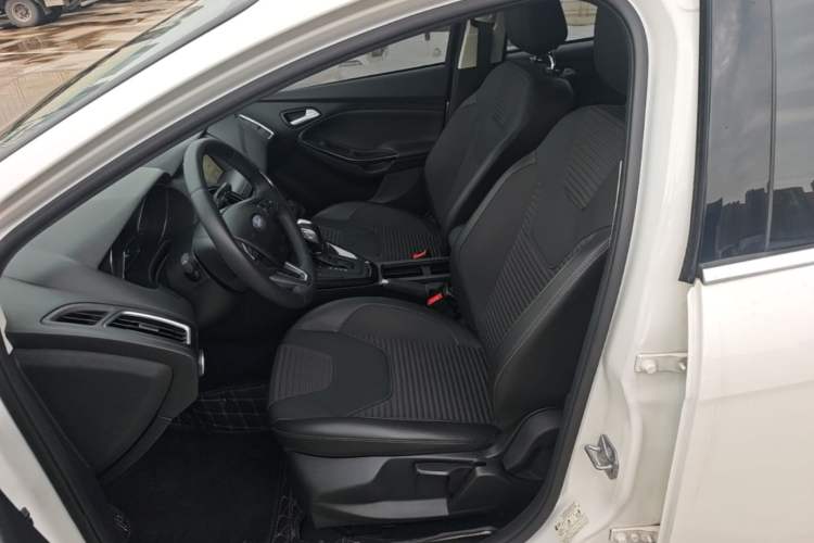 Used Ford Focus 2018 Hatchback Classic EcoBoost 180 Automatic Elite Model Left Front Seat