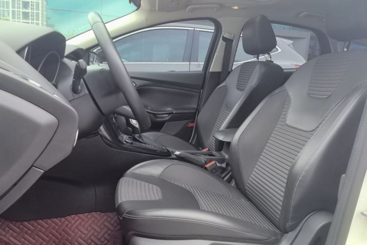 Used Ford Focus 2018 Hatchback Classic EcoBoost 180 Automatic Elite Model Left Front Seat