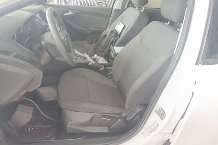 Used Ford Focus 2018 Hatchback Classic 1.6L Automatic Comfort Plus SmartDrive Edition Left Front Seat