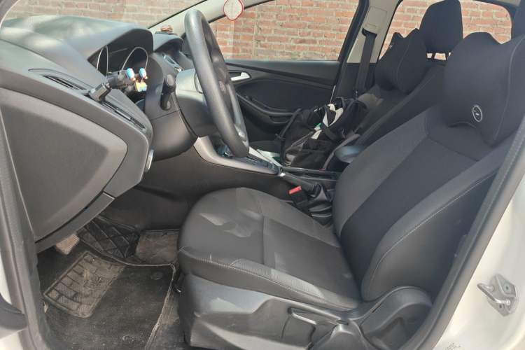 Used Ford Focus 2018 Hatchback Classic 1.6L Automatic Comfort Plus SmartDrive Edition Left Front Seat