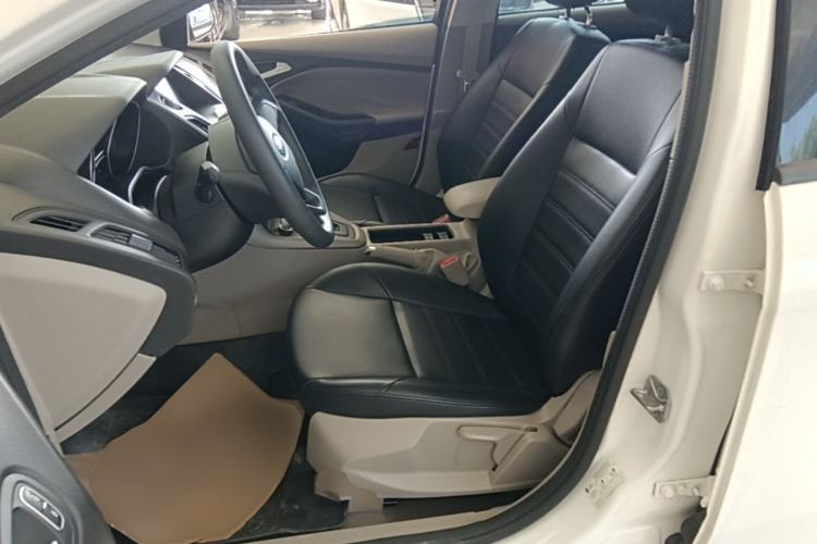 Used Ford Focus 2018 Sedan Classic 1.6L Automatic Comfort Plus Smart Drive Version Left Front Seat