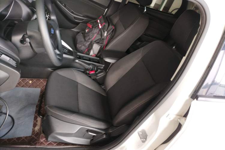 Used Ford Focus 2018 Hatchback Classic 1.6L Automatic Comfort Plus SmartDrive Edition Left Front Seat