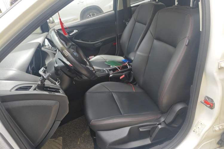 Used Ford Focus 2018 Hatchback Classic 1.6L Automatic Comfort Plus SmartDrive Edition Left Front Seat