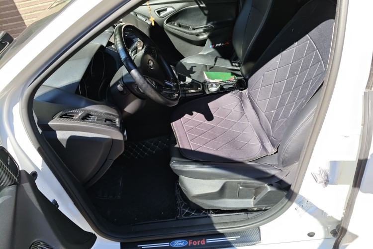 Used Ford Focus 2018 Hatchback Classic 1.6L Automatic Comfort Plus SmartDrive Edition Left Front Seat