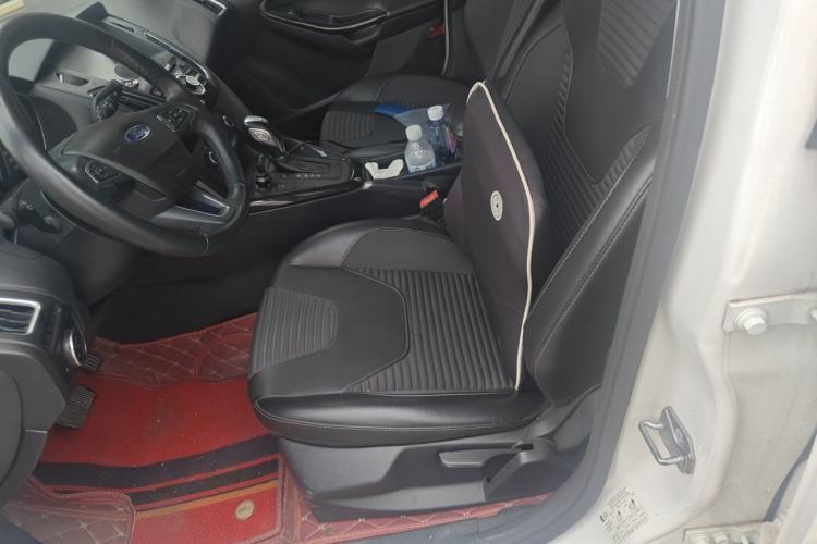 Used Ford Focus 2018 Two-Door Classic EcoBoost 125 Automatic Supercharged Style SmartDrive Edition Left Front Seat