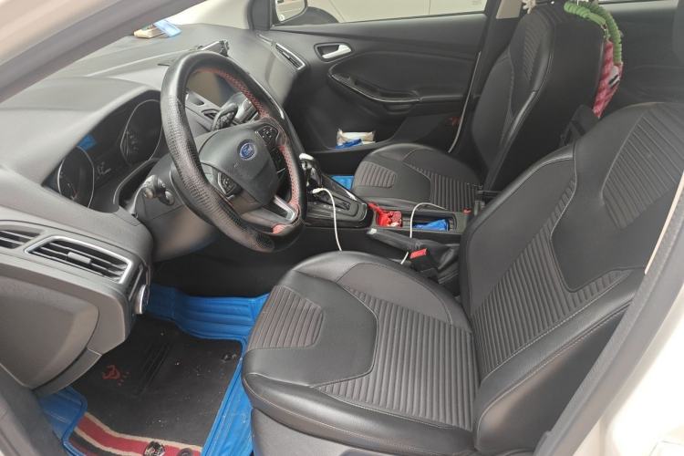 Used Ford Focus 2018 Hatchback Classic 1.6L Automatic Trendy SmartDrive Edition Left Front Seat