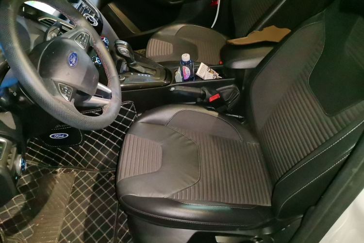 Used Ford Focus 2018 Sedan Classic 1.6L Automatic Trendy SmartDrive Edition Left Front Seat