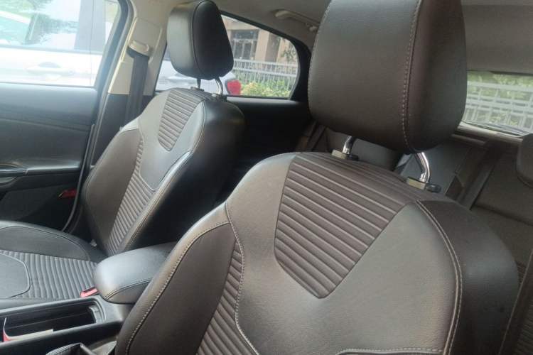 Used Ford Focus 2018 Hatchback Classic 1.6L Manual Fashion Edition SmartDrive Version Left Front Seat