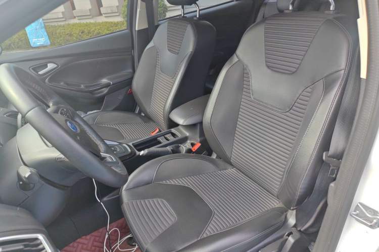 Used Ford Focus 2018 Hatchback Classic EcoBoost 180 Automatic Elite Model Left Front Seat