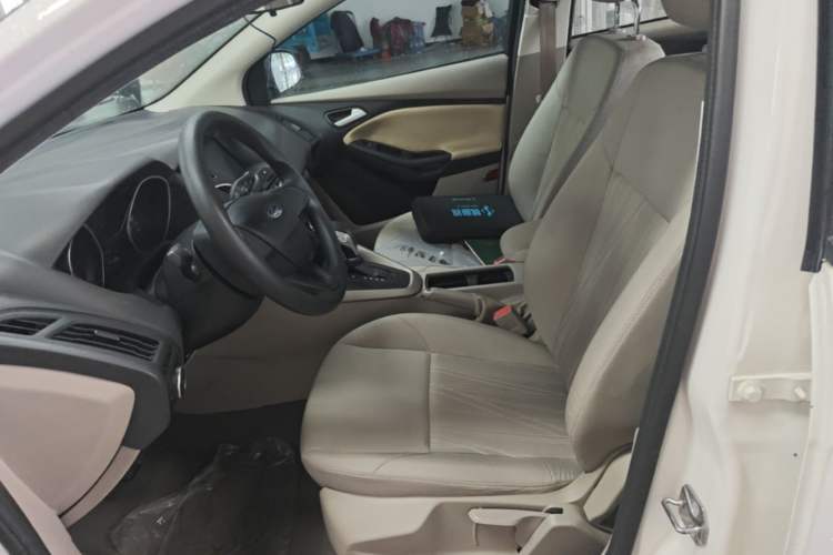 Used Ford Focus 2018 Sedan Classic 1.6L Automatic Comfort Plus Smart Drive Version Left Front Seat