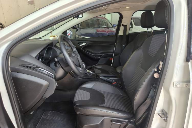 Used Ford Focus 2018 Sedan Classic EcoBoost 180 Automatic Elite Model Left Front Seat