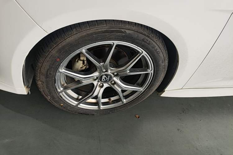 Used Ford Focus 2018 Hatchback Classic 1.6L Automatic Comfort Plus SmartDrive Edition Left Front Wheel Hub