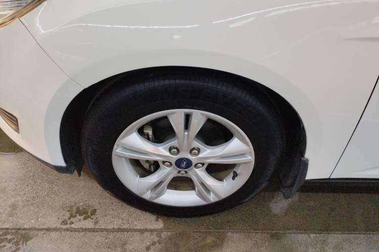 Used Ford Focus 2018 Hatchback Classic 1.6L Automatic Comfort Plus SmartDrive Edition Left Front Wheel Hub