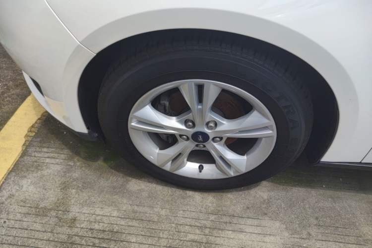 Used Ford Focus 2018 Hatchback Classic 1.6L Automatic Comfort Plus SmartDrive Edition Left Front Wheel Hub
