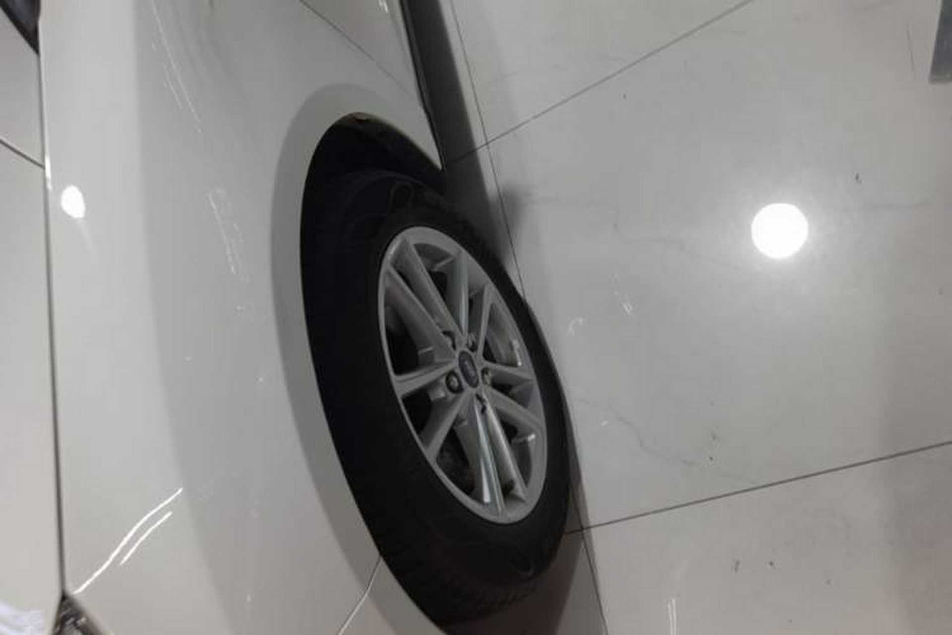 Used Ford Focus 2018 Sedan Classic 1.6L Automatic Trendy SmartDrive Edition Left Front Wheel Hub