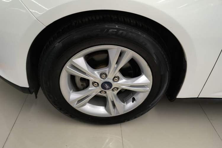 Used Ford Focus 2018 Sedan Classic 1.6L Automatic Comfort Plus Smart Drive Version Left Front Wheel Hub