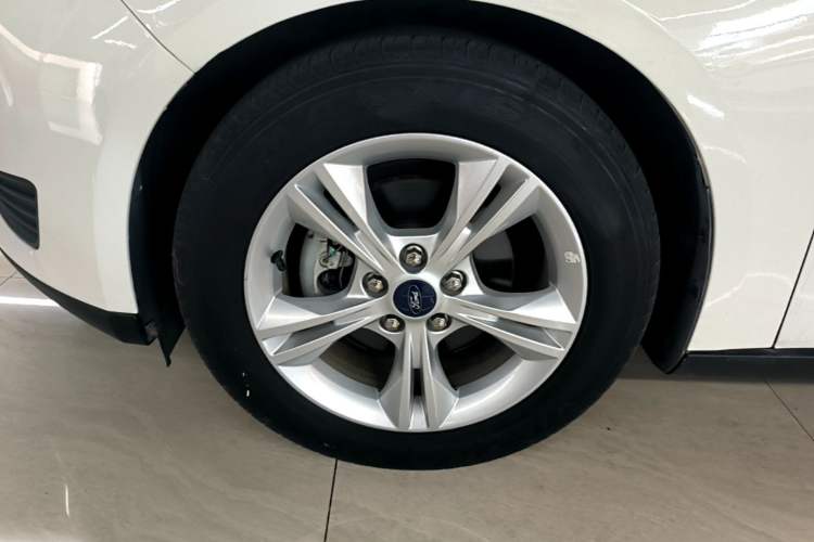 Used Ford Focus 2018 Hatchback Classic 1.6L Automatic Comfort Plus SmartDrive Edition Left Front Wheel Hub
