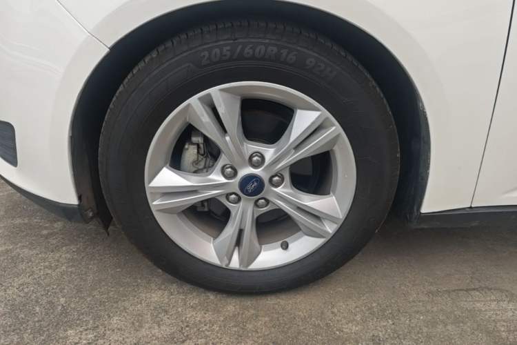 Used Ford Focus 2018 Hatchback Classic 1.6L Automatic Comfort Plus SmartDrive Edition Left Front Wheel Hub