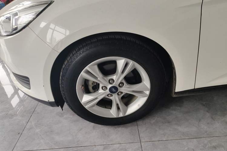 Used Ford Focus 2018 Hatchback Classic 1.6L Automatic Comfort Plus SmartDrive Edition Left Front Wheel Hub