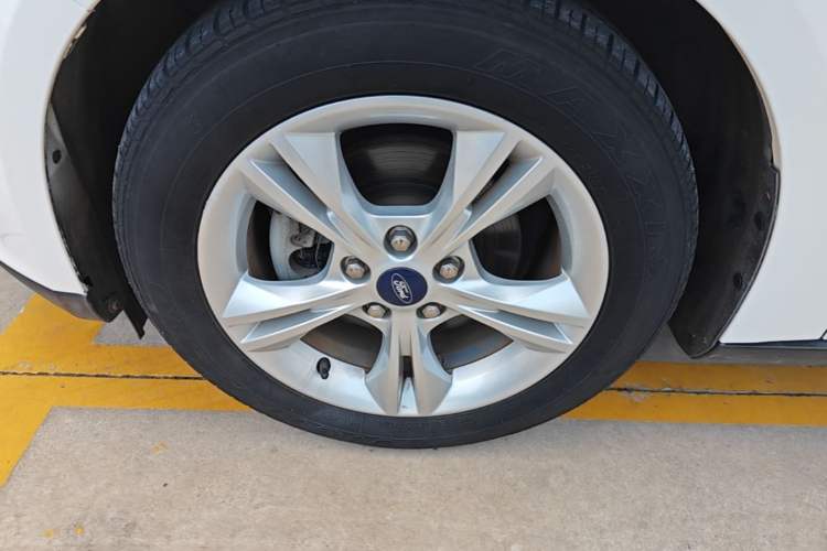Used Ford Focus 2018 Hatchback Classic 1.6L Automatic Comfort Plus SmartDrive Edition Left Front Wheel Hub