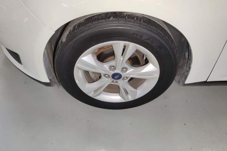 Used Ford Focus 2018 Hatchback Classic 1.6L Automatic Comfort Plus SmartDrive Edition Left Front Wheel Hub