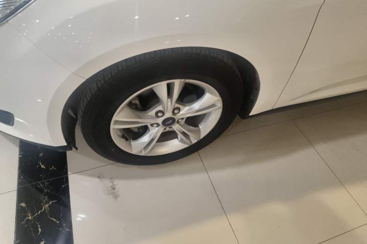 Used Ford Focus 2018 Hatchback Classic 1.6L Automatic Comfort Plus SmartDrive Edition Left Front Wheel Hub