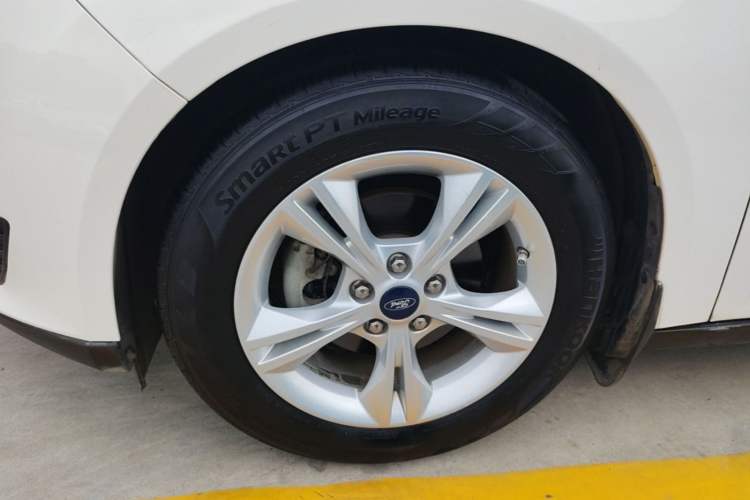 Used Ford Focus 2018 Sedan Classic 1.6L Automatic Comfort Plus Smart Drive Version Left Front Wheel Hub
