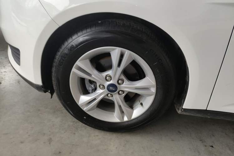 Used Ford Focus 2018 Sedan Classic 1.6L Manual Comfort Plus SmartDrive Edition Left Front Wheel Hub