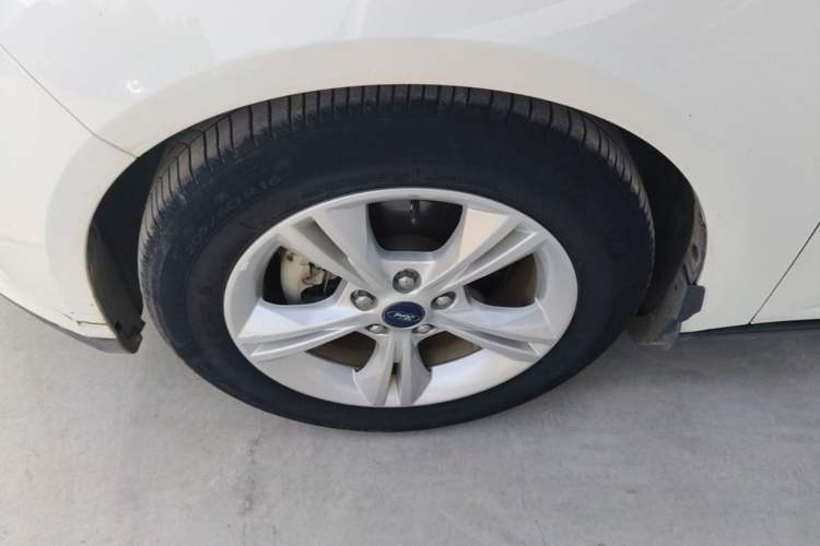 Used Ford Focus 2018 Hatchback Classic 1.6L Automatic Comfort Plus SmartDrive Edition Left Front Wheel Hub
