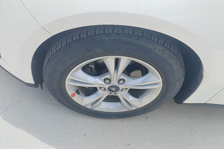 Used Ford Focus 2018 Sedan Classic 1.6L Automatic Comfort Plus Smart Drive Version Left Front Wheel Hub
