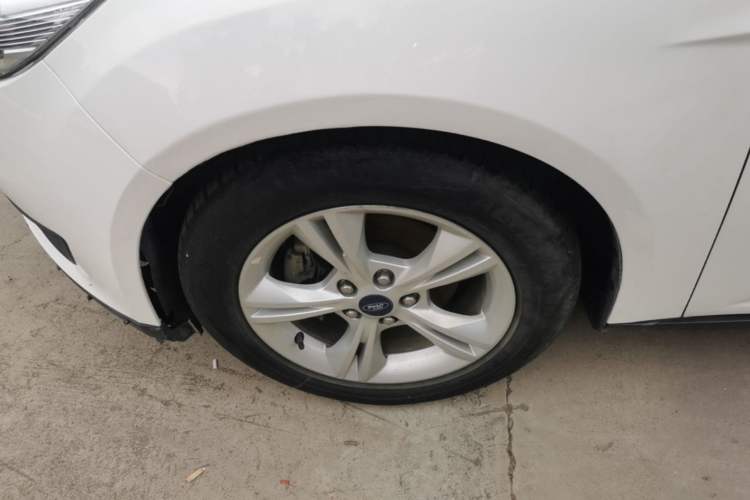Used Ford Focus 2018 Hatchback Classic 1.6L Automatic Comfort Plus SmartDrive Edition Left Front Wheel Hub