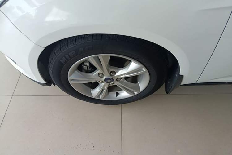 Used Ford Focus 2018 Hatchback Classic 1.6L Automatic Comfort Plus SmartDrive Edition Left Front Wheel Hub
