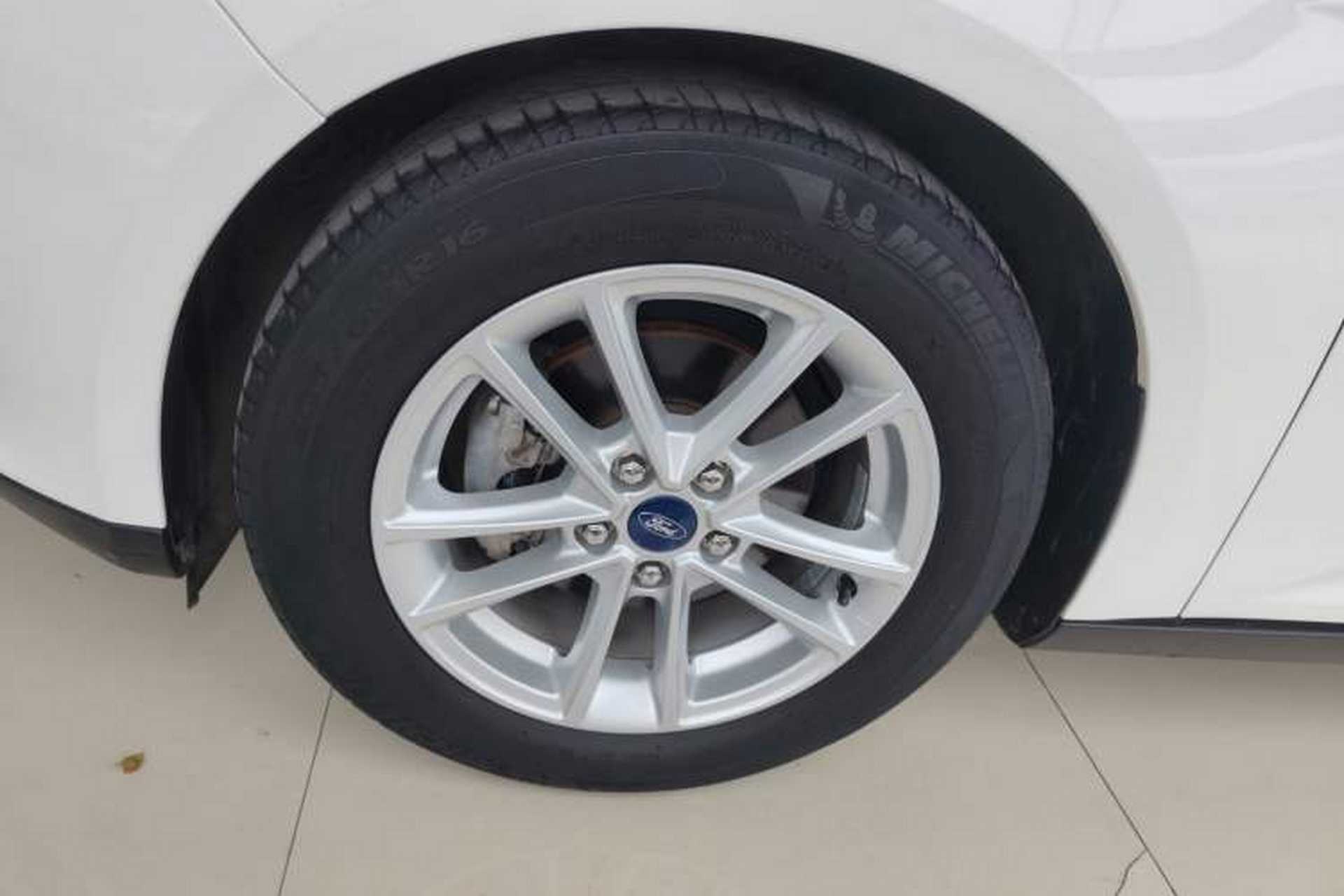 Used Ford Focus 2018 Hatchback Classic 1.6L Automatic Trendy SmartDrive Edition Left Front Wheel Hub