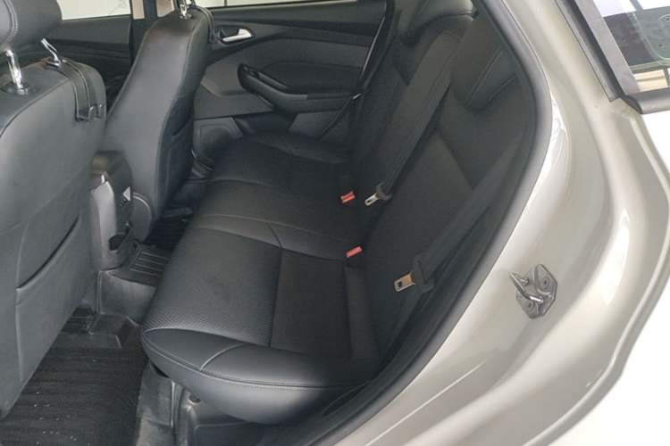 Used Ford Focus 2018 Hatchback Classic 1.6L Automatic Comfort Plus SmartDrive Edition Left Rear Seat