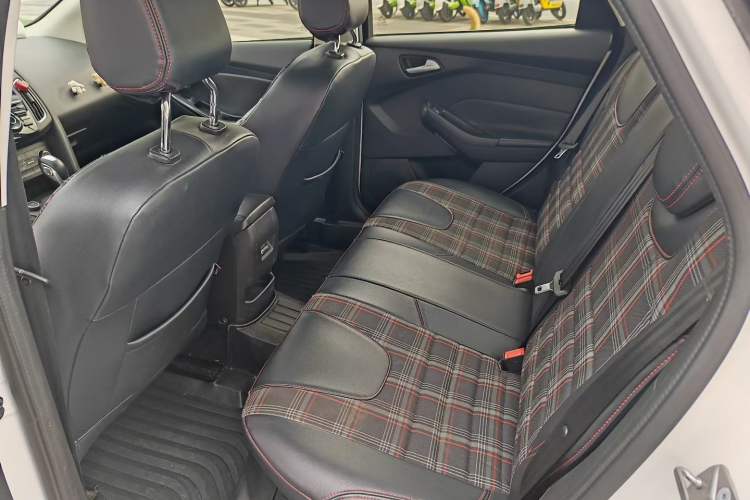 Used Ford Focus 2018 Sedan Classic 1.6L Automatic Trendy SmartDrive Edition Left Rear Seat