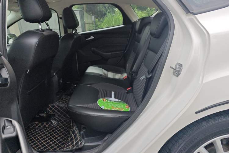 Used Ford Focus 2018 Hatchback Classic 1.6L Automatic Trendy SmartDrive Edition Left Rear Seat